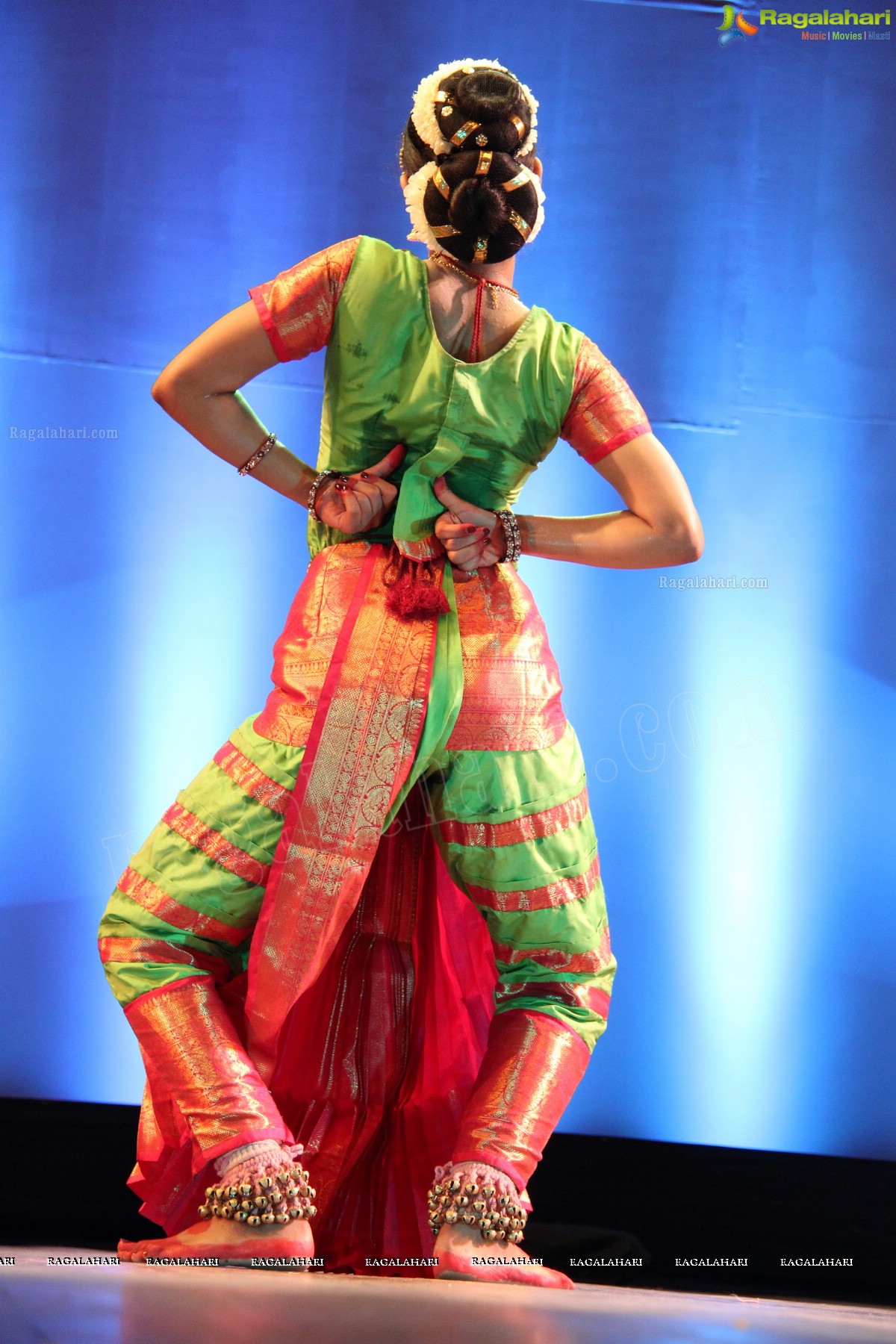 Kuchipudi Rangapravesam performance by Sahithi Reddy