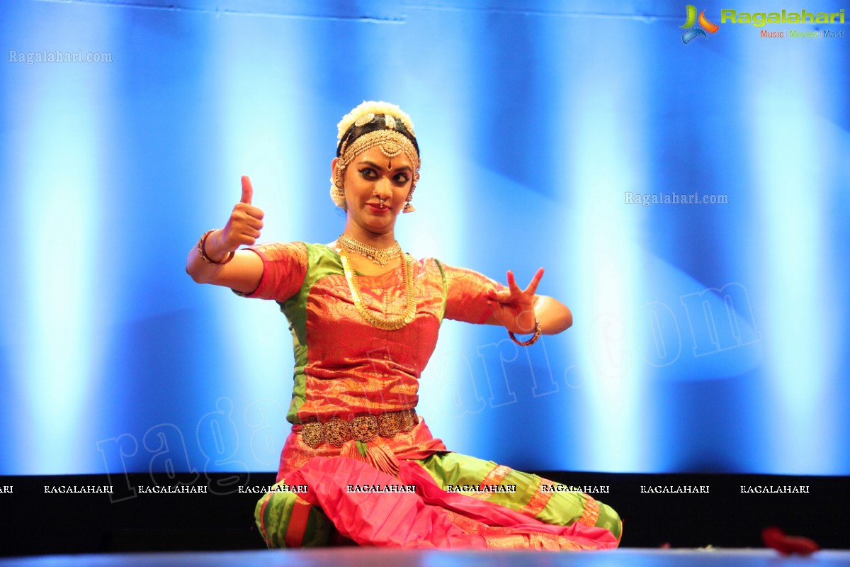 Kuchipudi Rangapravesam performance by Sahithi Reddy