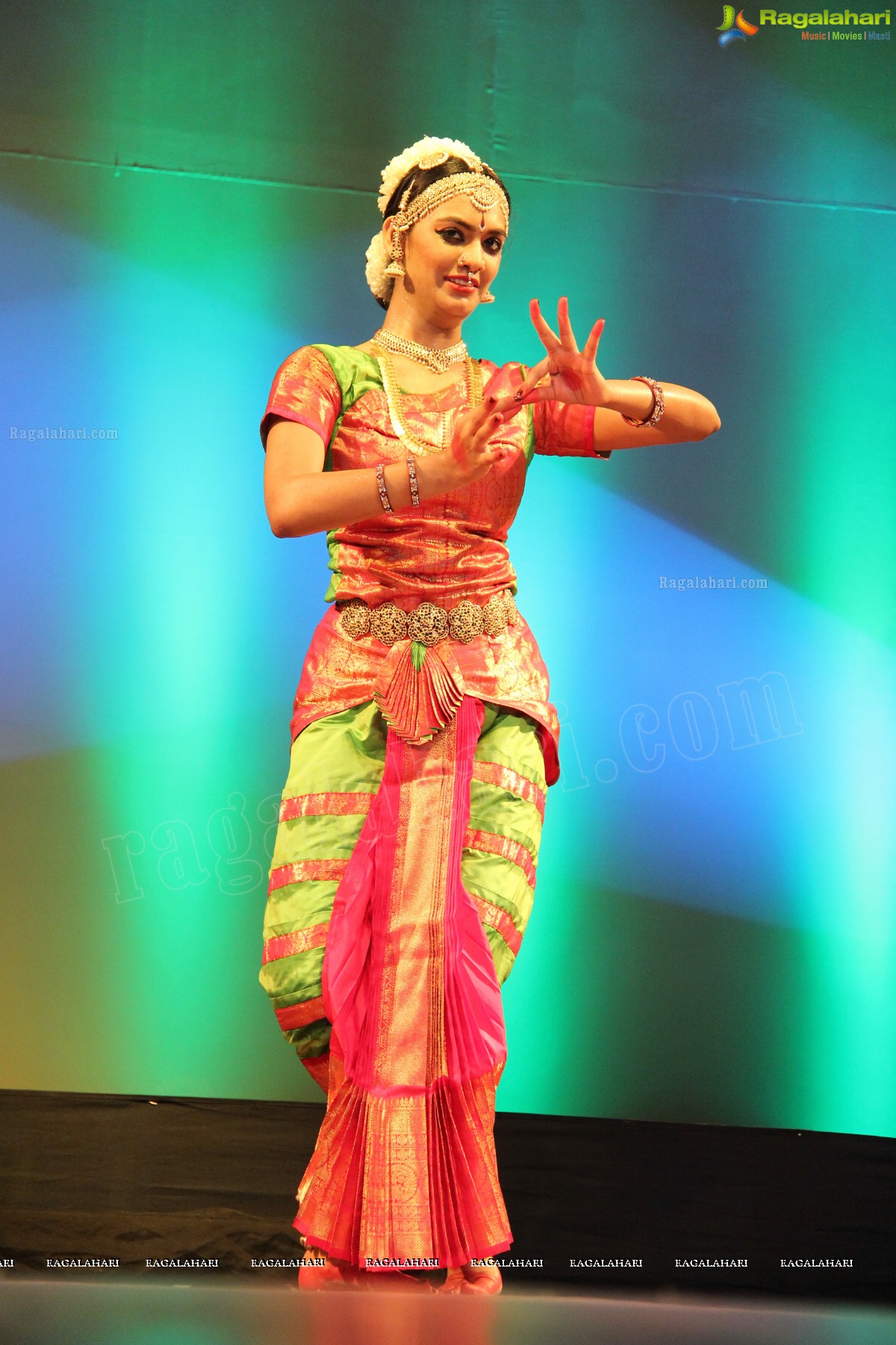 Kuchipudi Rangapravesam performance by Sahithi Reddy