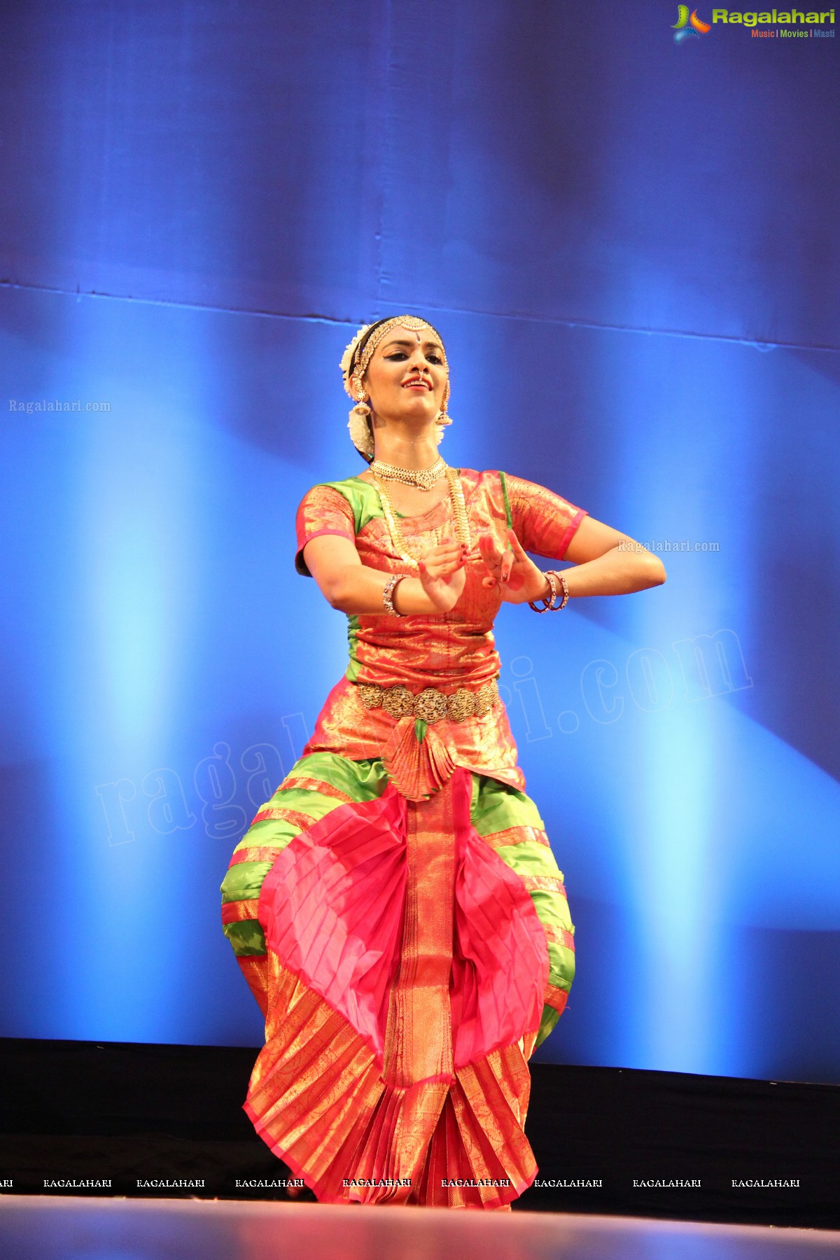 Kuchipudi Rangapravesam performance by Sahithi Reddy