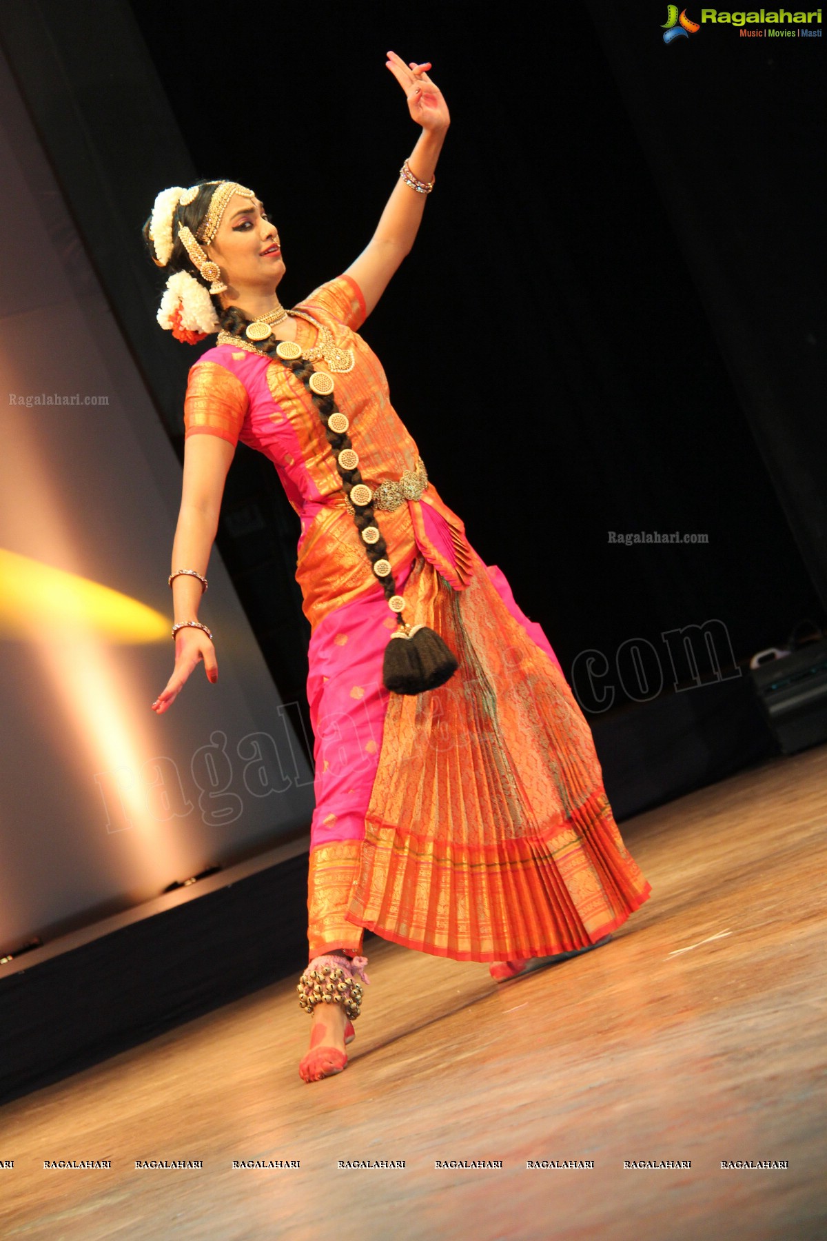 Kuchipudi Rangapravesam performance by Sahithi Reddy