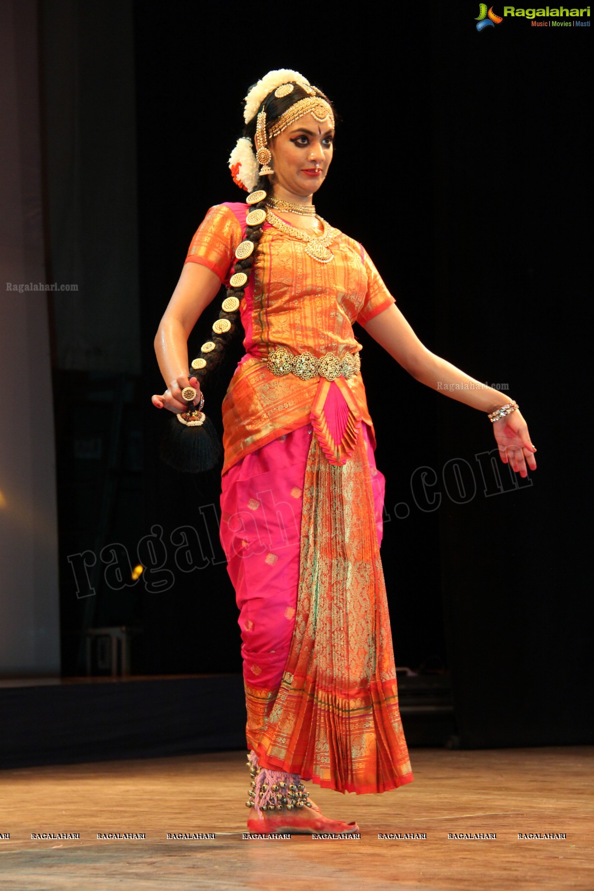 Kuchipudi Rangapravesam performance by Sahithi Reddy