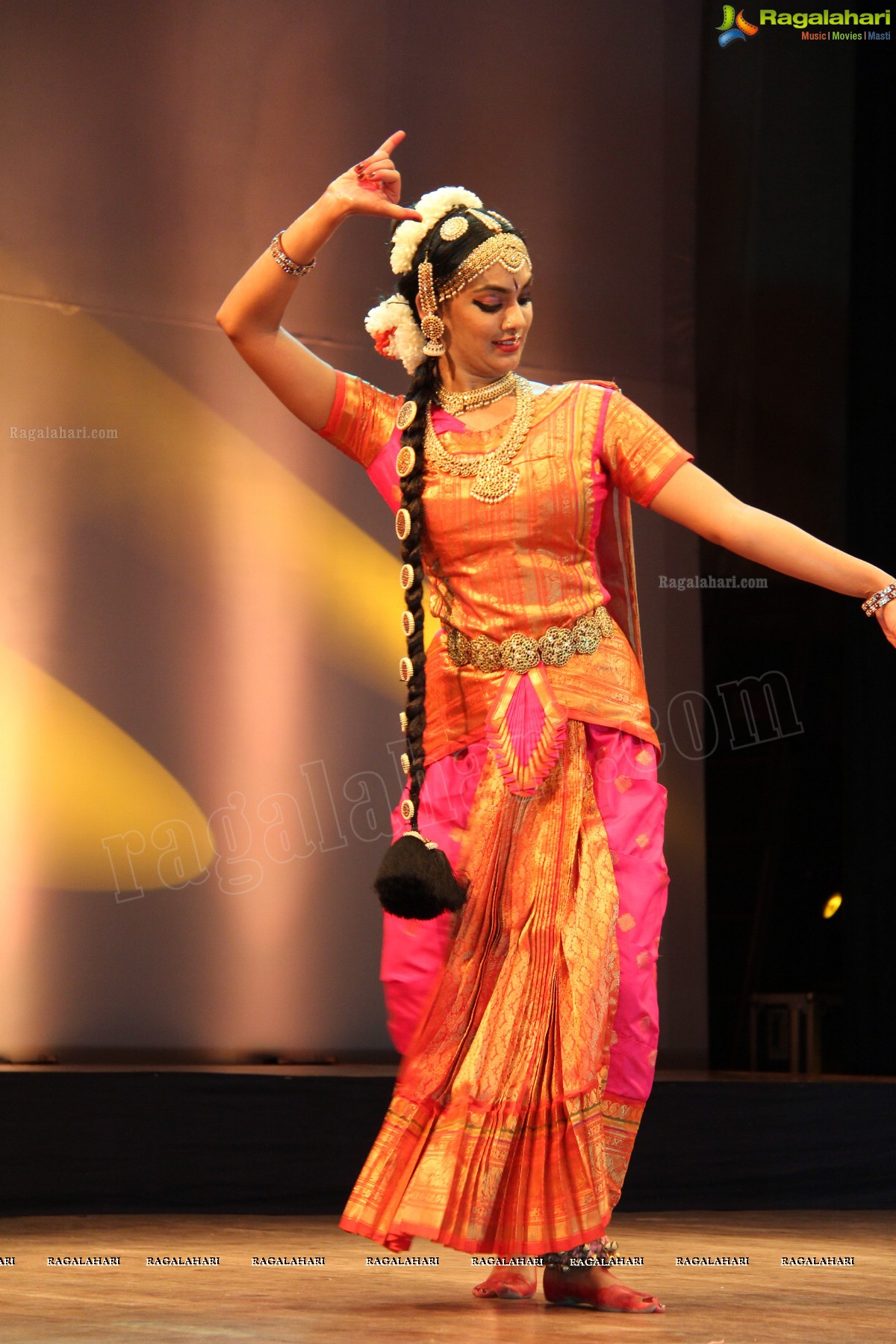 Kuchipudi Rangapravesam performance by Sahithi Reddy