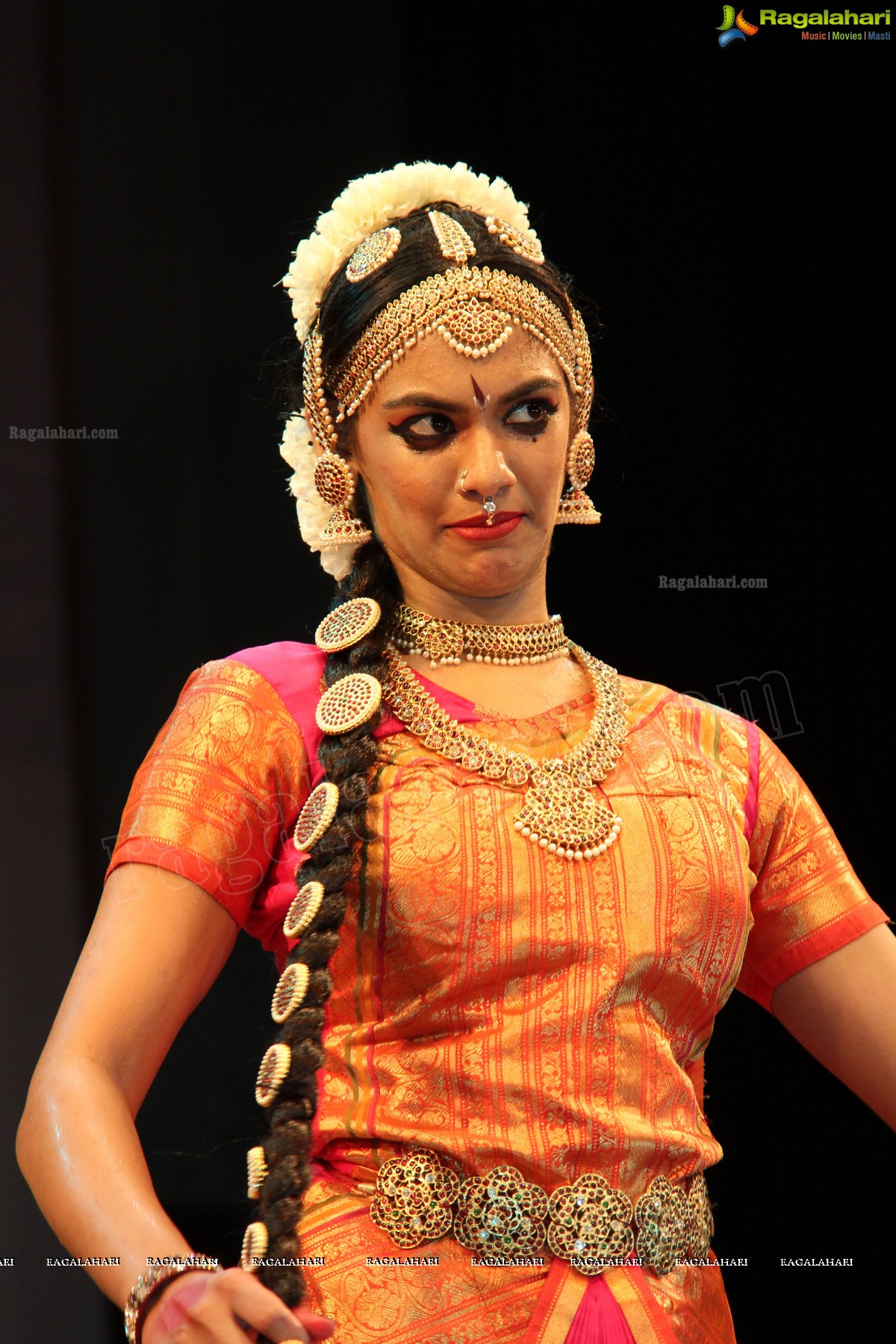 Kuchipudi Rangapravesam performance by Sahithi Reddy