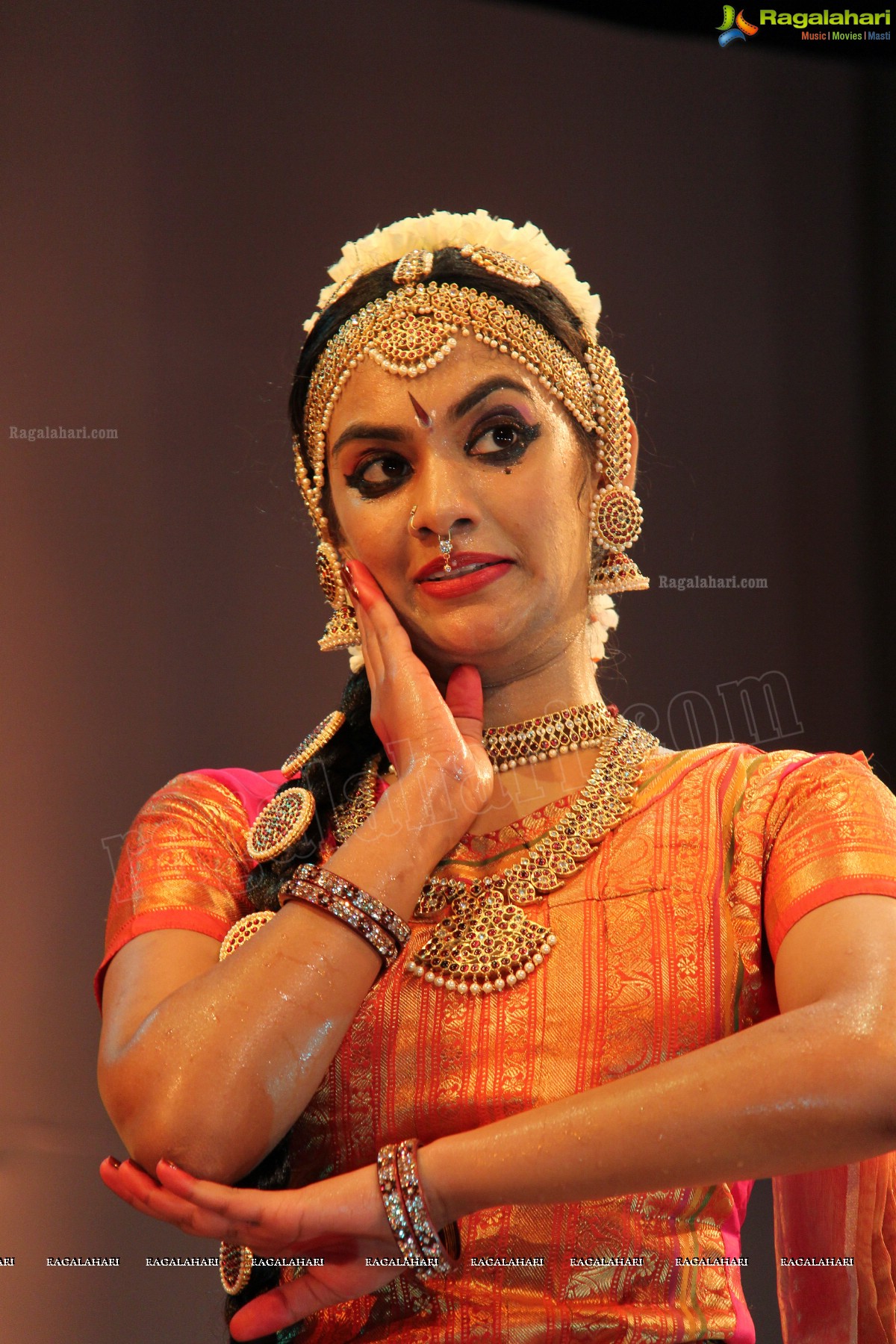 Kuchipudi Rangapravesam performance by Sahithi Reddy