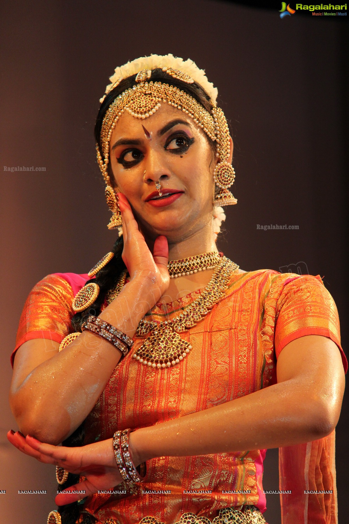 Kuchipudi Rangapravesam performance by Sahithi Reddy