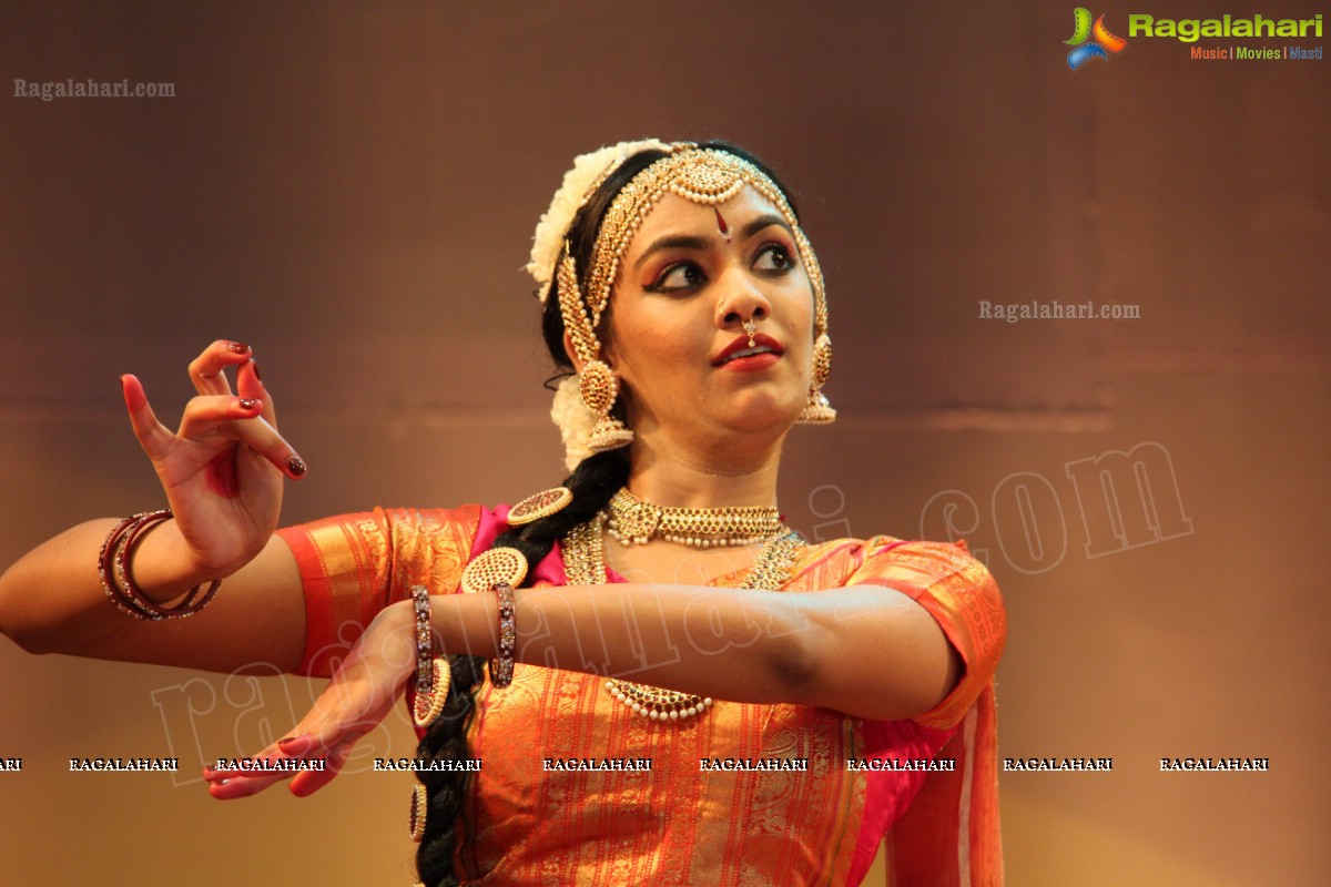 Kuchipudi Rangapravesam performance by Sahithi Reddy