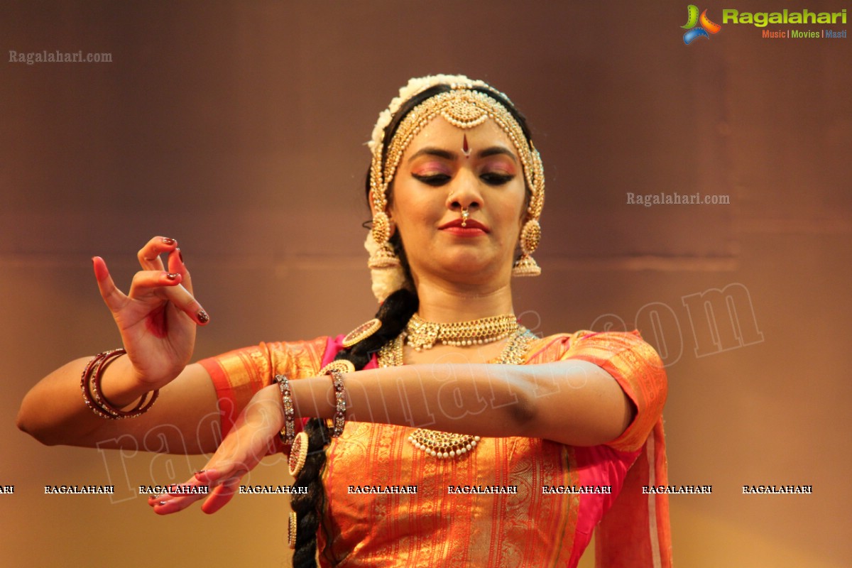 Kuchipudi Rangapravesam performance by Sahithi Reddy