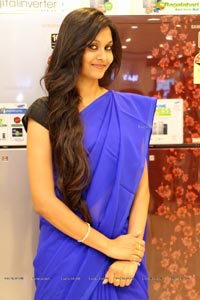 Archana launches Samsung Digital Plaza