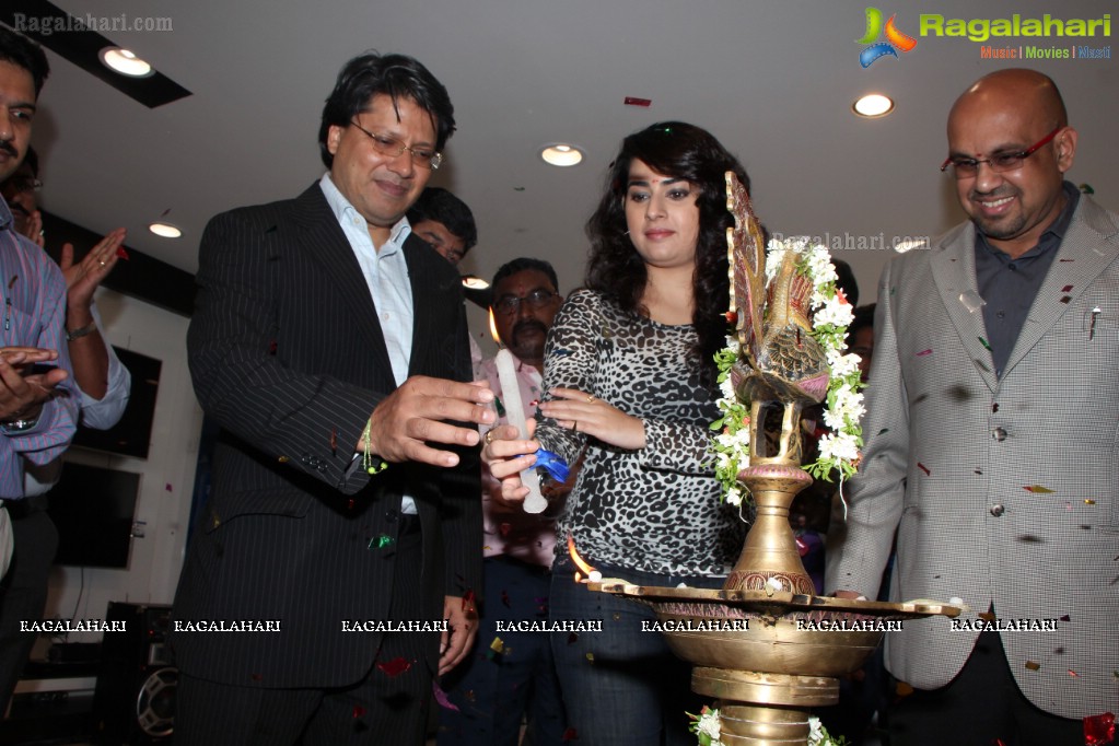 Archana launch Samsung Digital Plaza at Attapur