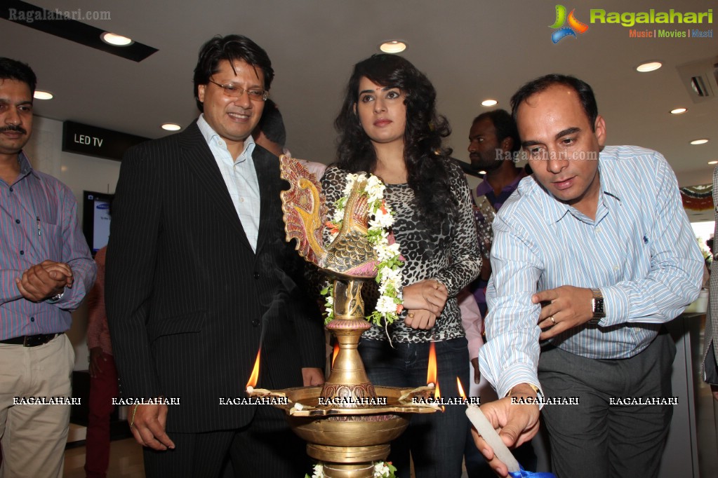 Archana launch Samsung Digital Plaza at Attapur