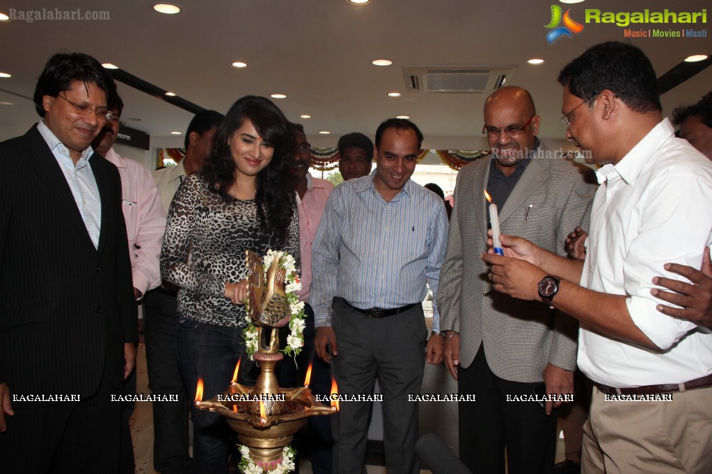 Archana launch Samsung Digital Plaza at Attapur