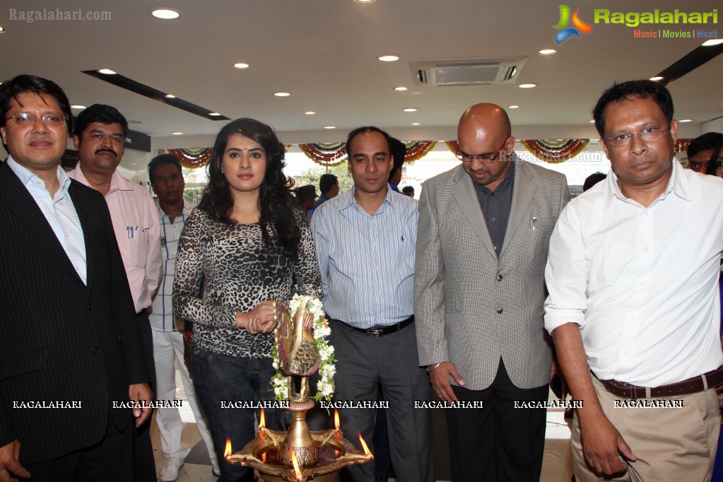 Archana launch Samsung Digital Plaza at Attapur