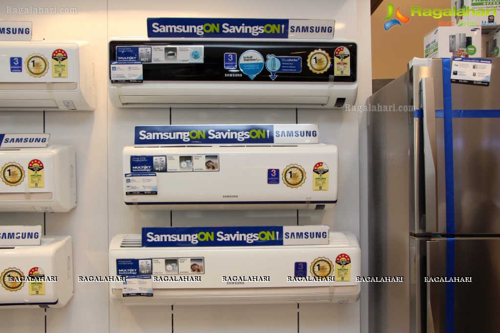 Archana launch Samsung Digital Plaza at Attapur