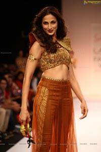 Shilpa Reddy Suriyothai Collection Photos