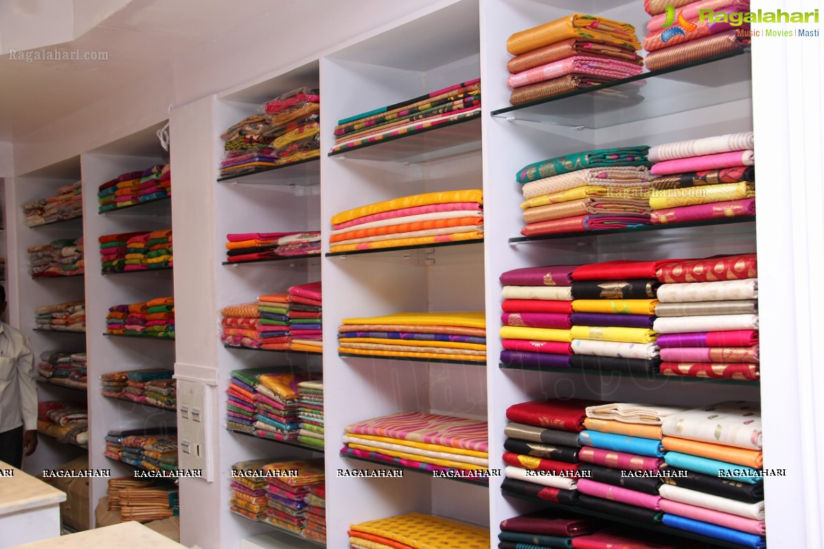 Madhavi Latha inaugurates Shree Parinayaa Exclusive Sarees and Suits Showroom