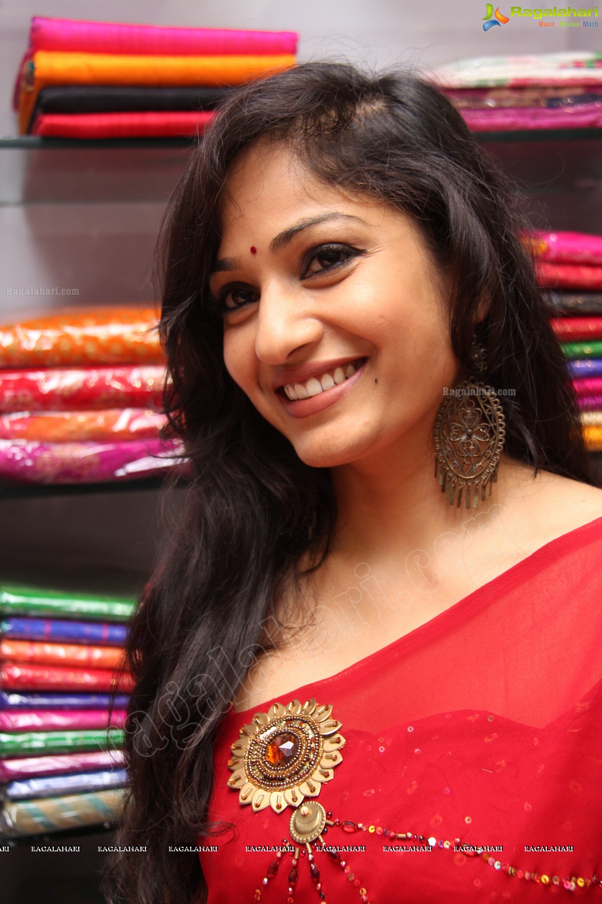 Madhavi Latha inaugurates Shree Parinayaa Exclusive Sarees and Suits Showroom