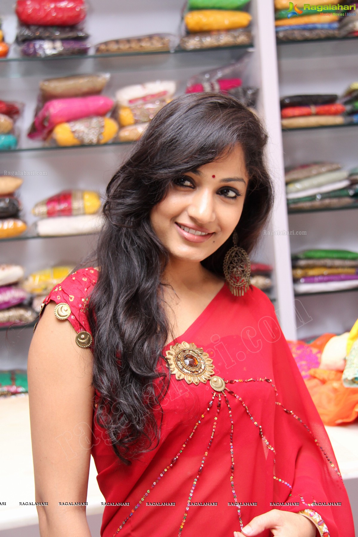 Madhavi Latha inaugurates Shree Parinayaa Exclusive Sarees and Suits Showroom