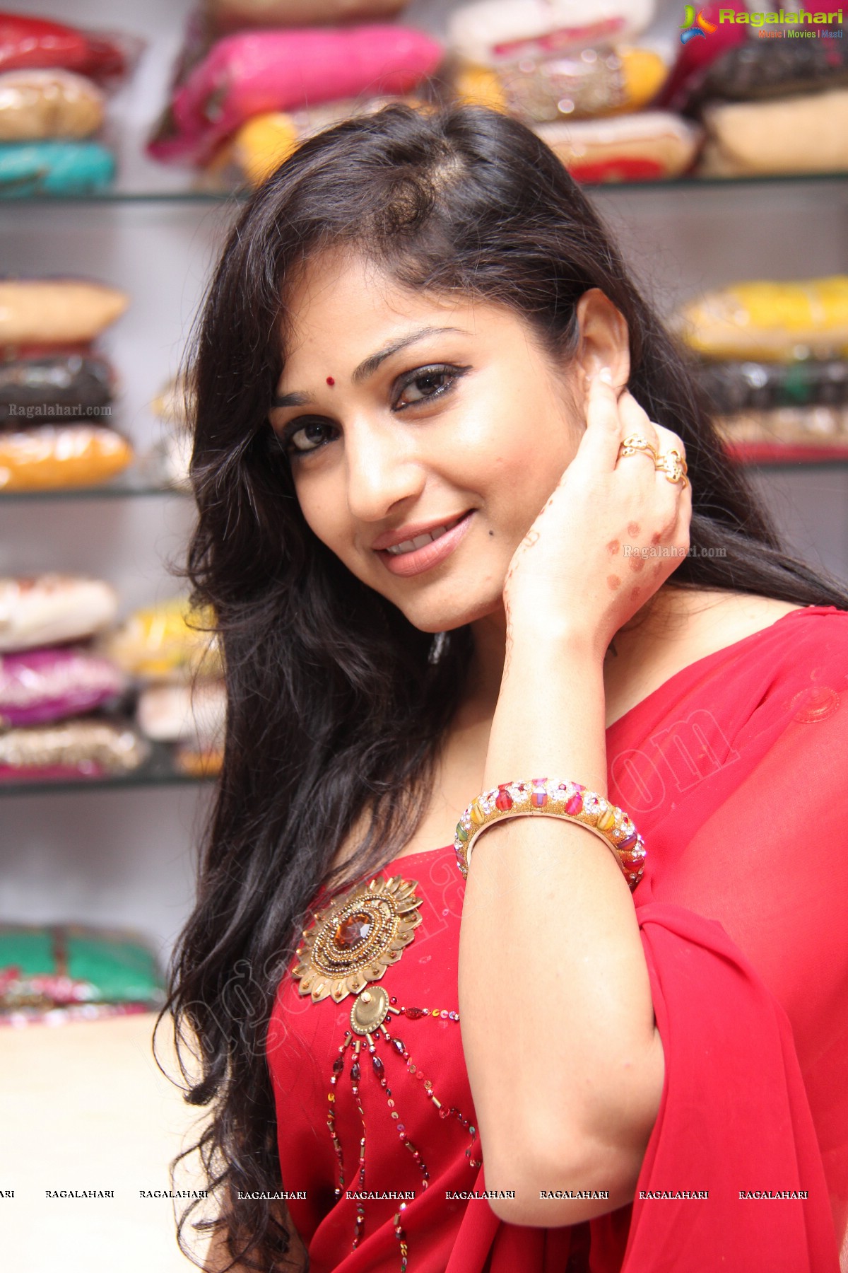 Madhavi Latha inaugurates Shree Parinayaa Exclusive Sarees and Suits Showroom