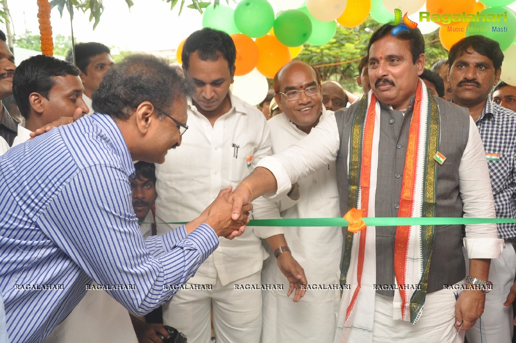 Danam Nagender inaugurates Sonovision in Hyderabad