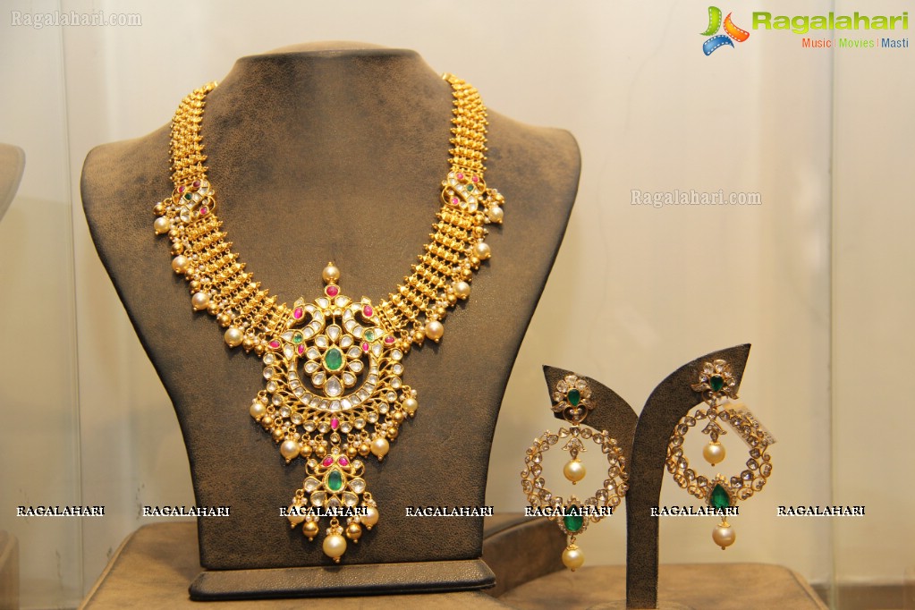 Hiya Jewelers Varalakshmi Vratham Jewellery Expo, Hyderabad