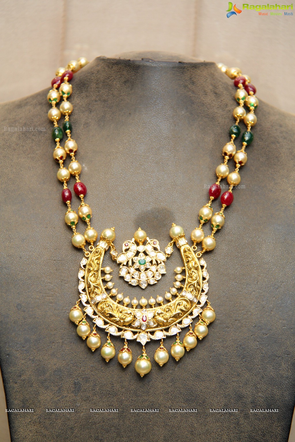 Hiya Jewelers Varalakshmi Vratham Jewellery Expo, Hyderabad