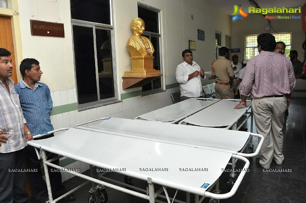 Sai Dharam Tej and Pawan Kalyan Fans Donated Stretchers To Gandhi Hospital