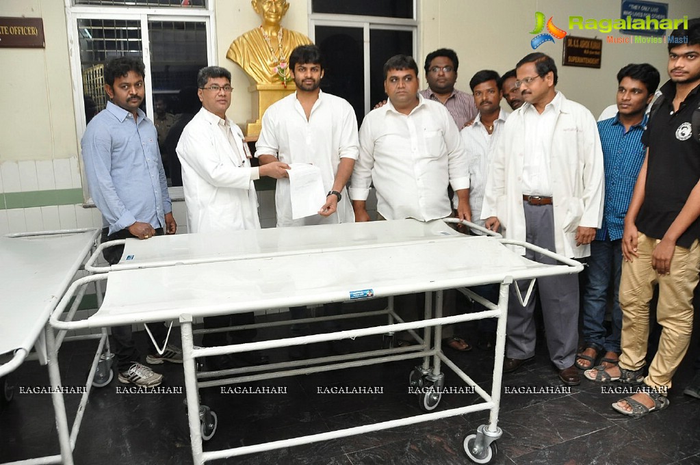 Sai Dharam Tej and Pawan Kalyan Fans Donated Stretchers To Gandhi Hospital