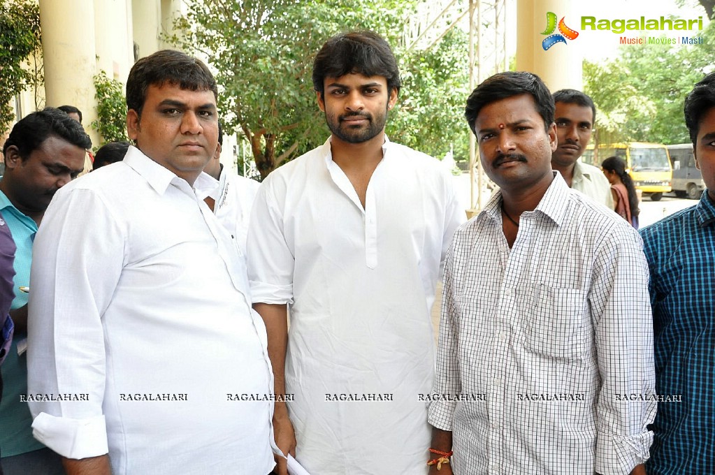 Sai Dharam Tej and Pawan Kalyan Fans Donated Stretchers To Gandhi Hospital