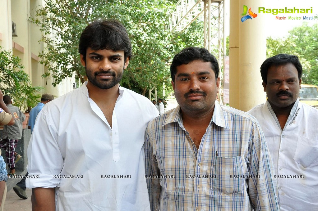 Sai Dharam Tej and Pawan Kalyan Fans Donated Stretchers To Gandhi Hospital