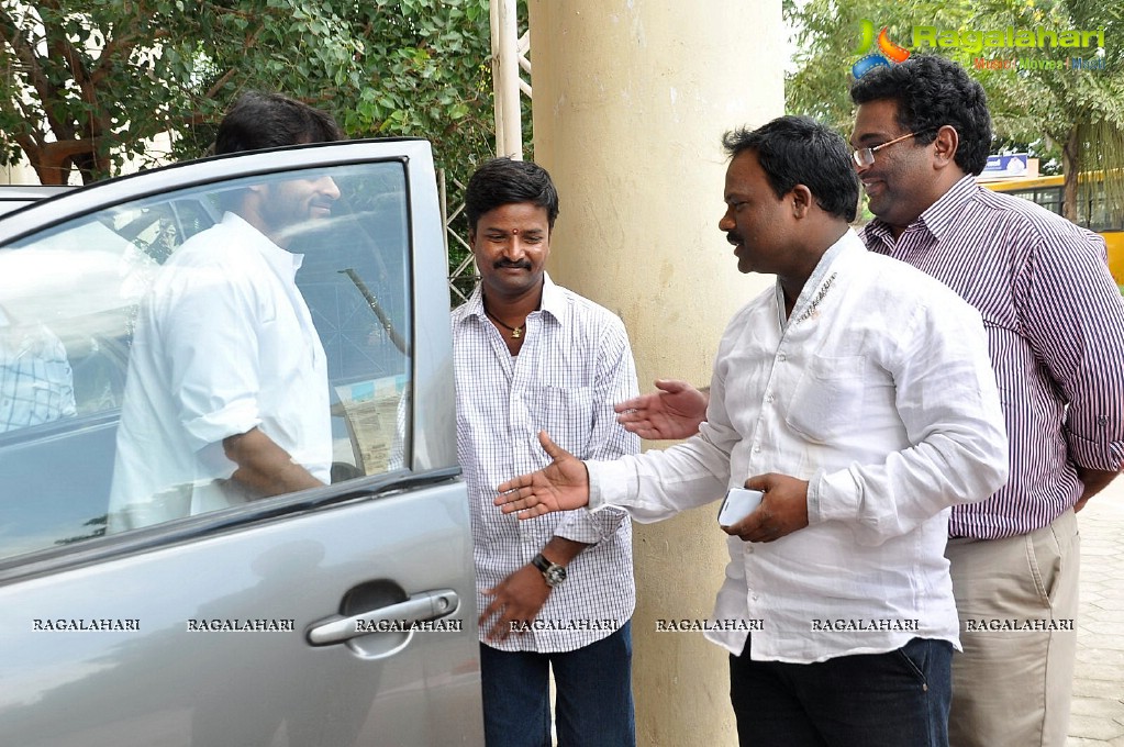 Sai Dharam Tej and Pawan Kalyan Fans Donated Stretchers To Gandhi Hospital