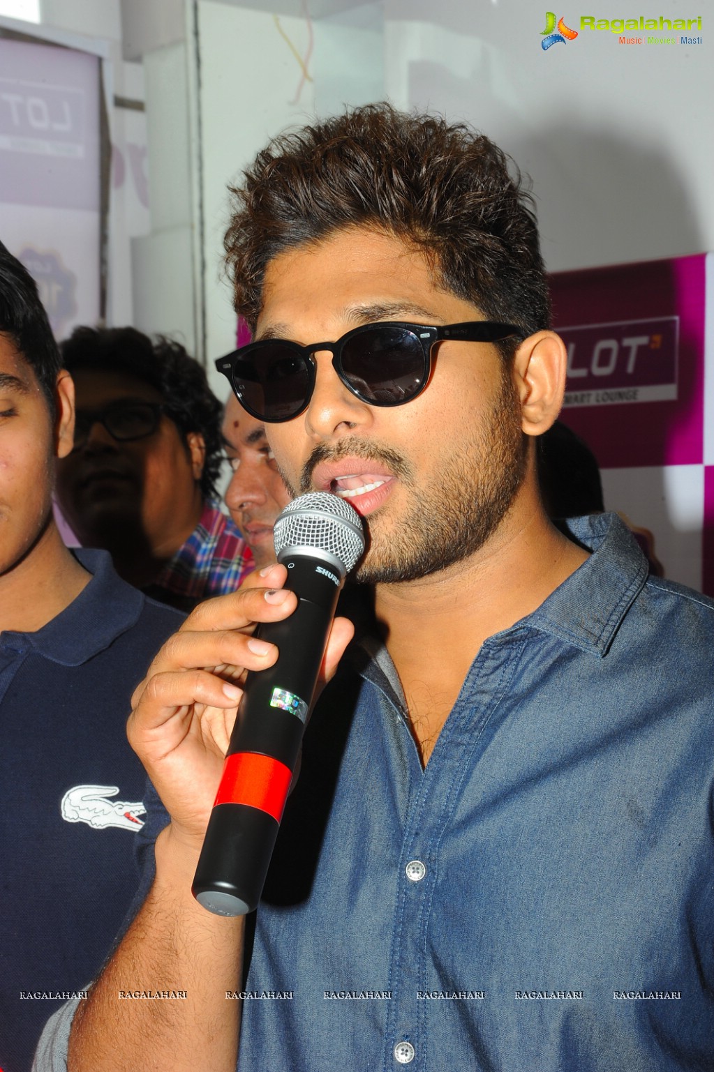 Allu Arjun launches Lot Mobiles 100th Store in Hyderabad