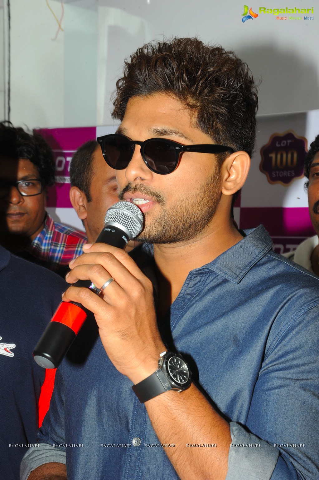 Allu Arjun launches Lot Mobiles 100th Store in Hyderabad