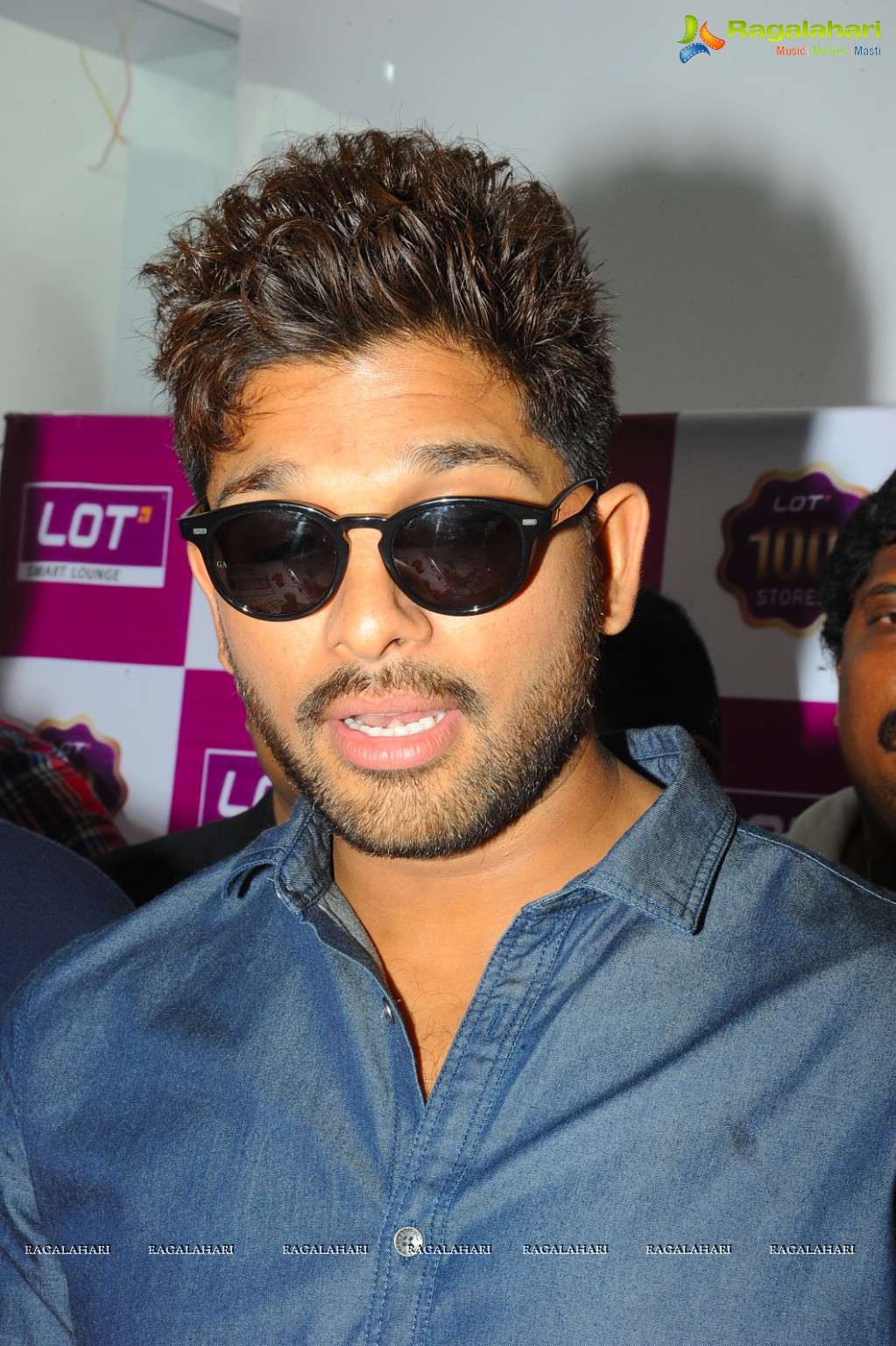 Allu Arjun launches Lot Mobiles 100th Store in Hyderabad