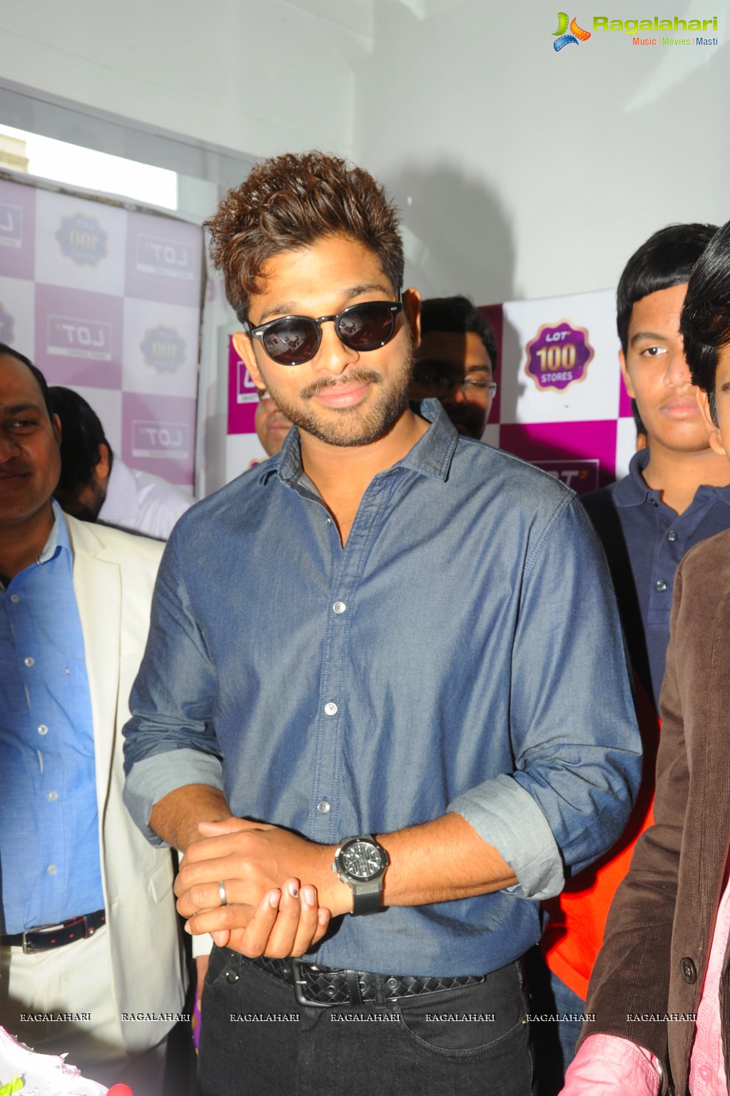 Allu Arjun launches Lot Mobiles 100th Store in Hyderabad