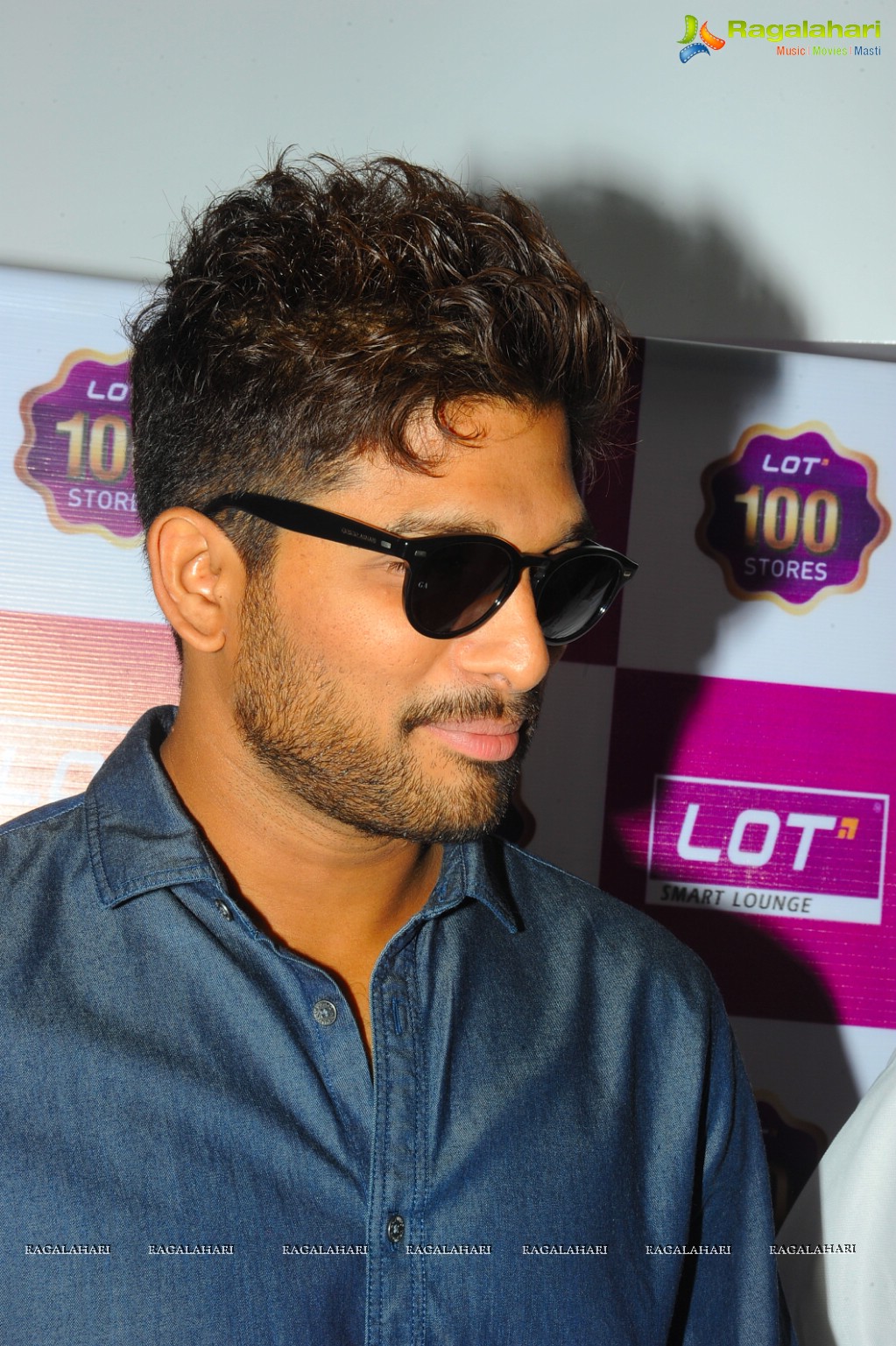 Allu Arjun launches Lot Mobiles 100th Store in Hyderabad