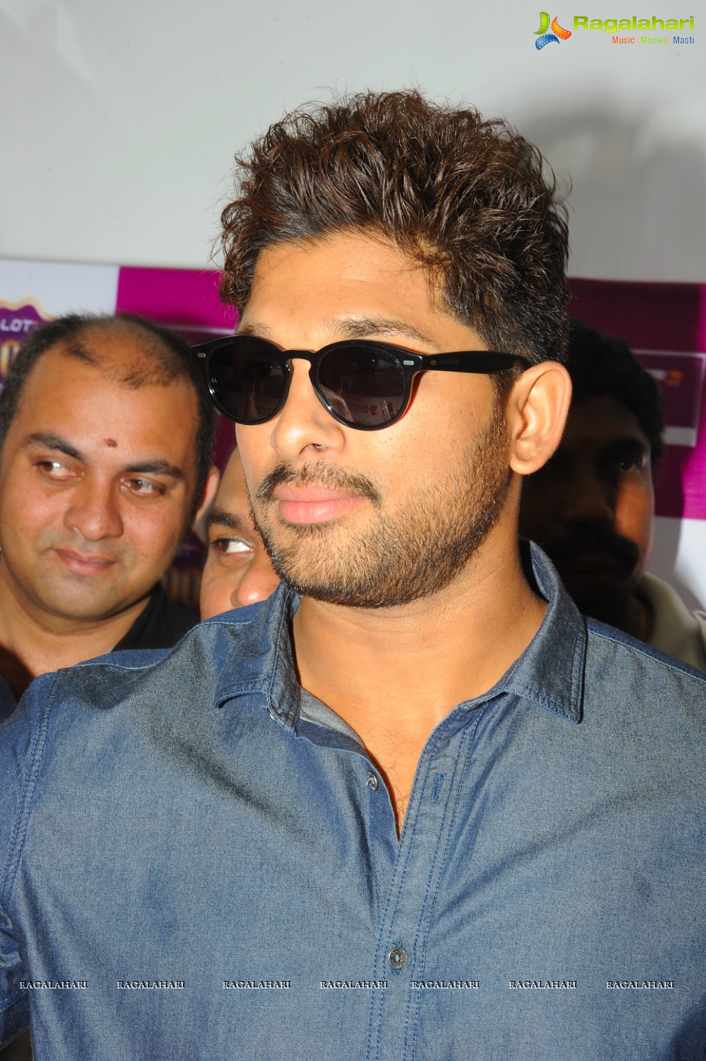 Allu Arjun launches Lot Mobiles 100th Store in Hyderabad