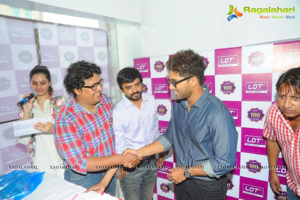 Allu Arjun launches Lot Mobiles 100th Store in Hyderabad