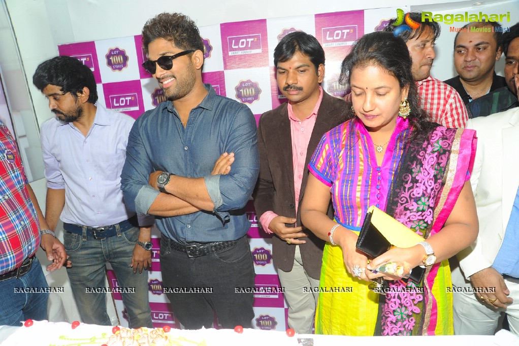 Allu Arjun launches Lot Mobiles 100th Store in Hyderabad