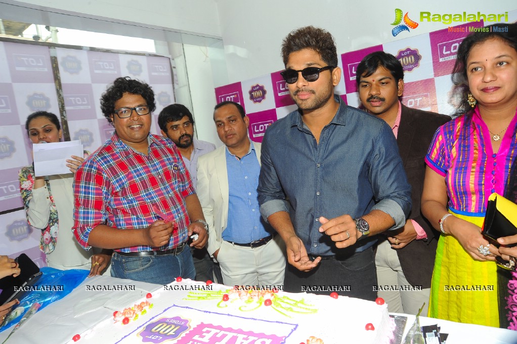 Allu Arjun launches Lot Mobiles 100th Store in Hyderabad