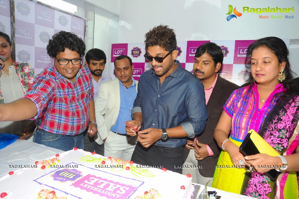 Allu Arjun launches Lot Mobiles 100th Store in Hyderabad