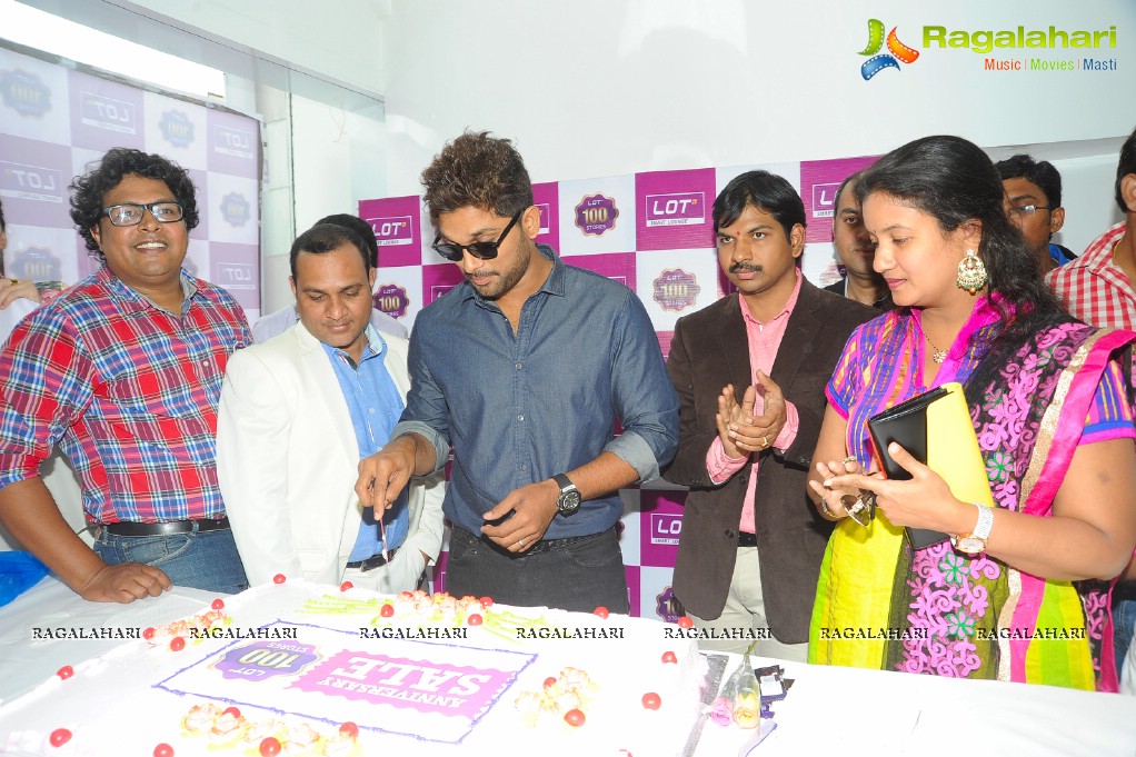 Allu Arjun launches Lot Mobiles 100th Store in Hyderabad