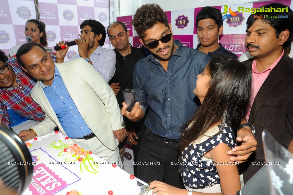 Allu Arjun launches Lot Mobiles 100th Store in Hyderabad