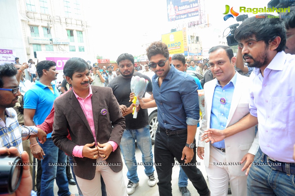 Allu Arjun launches Lot Mobiles 100th Store in Hyderabad