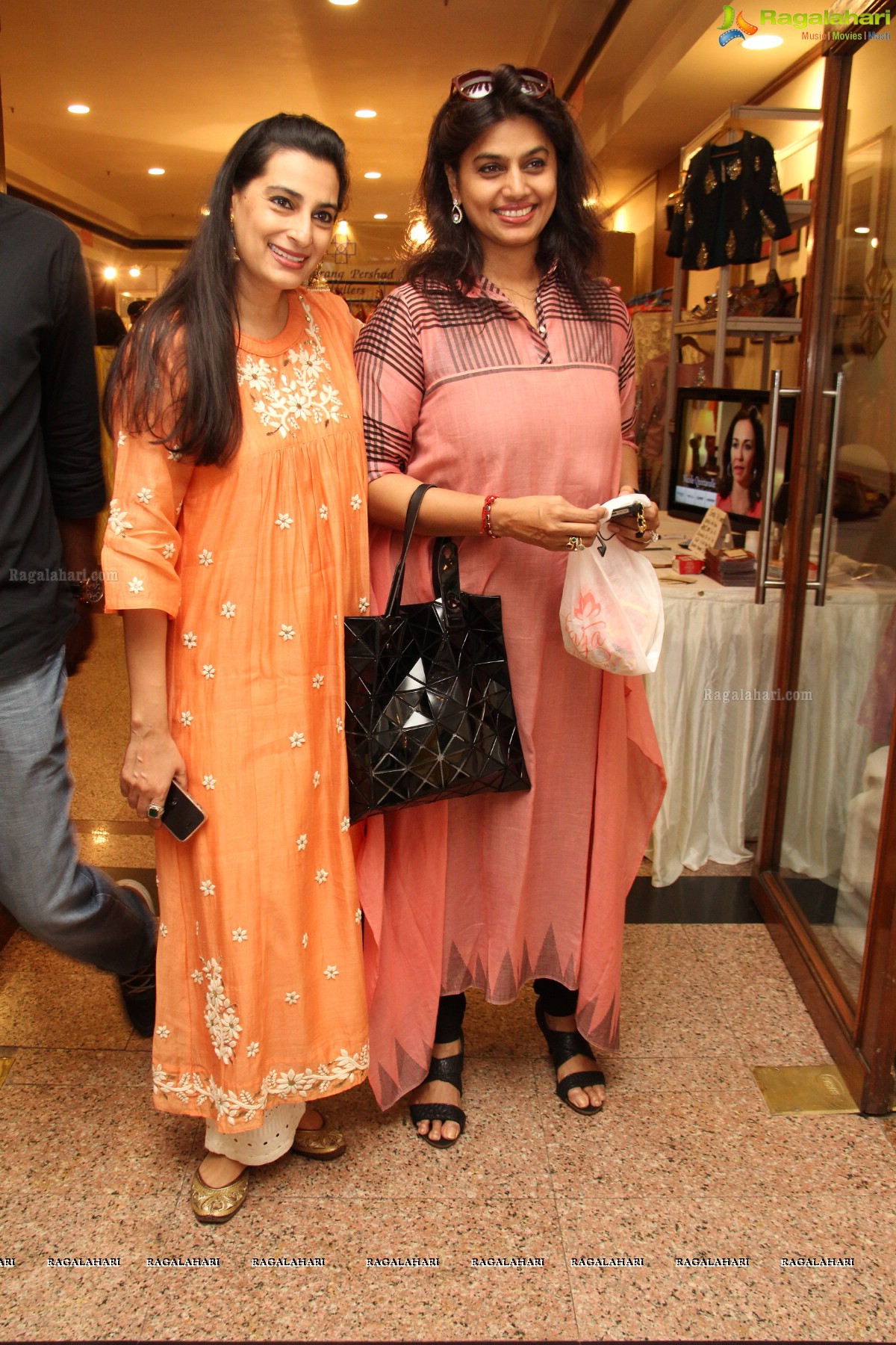 Araaish Hyderabad by Samia Alam & Swathi Kilaru (Aug. 2014)