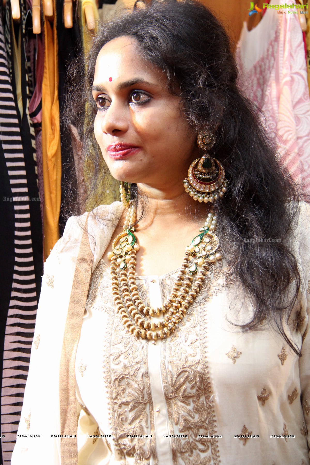 Araaish Hyderabad by Samia Alam & Swathi Kilaru (Aug. 2014)