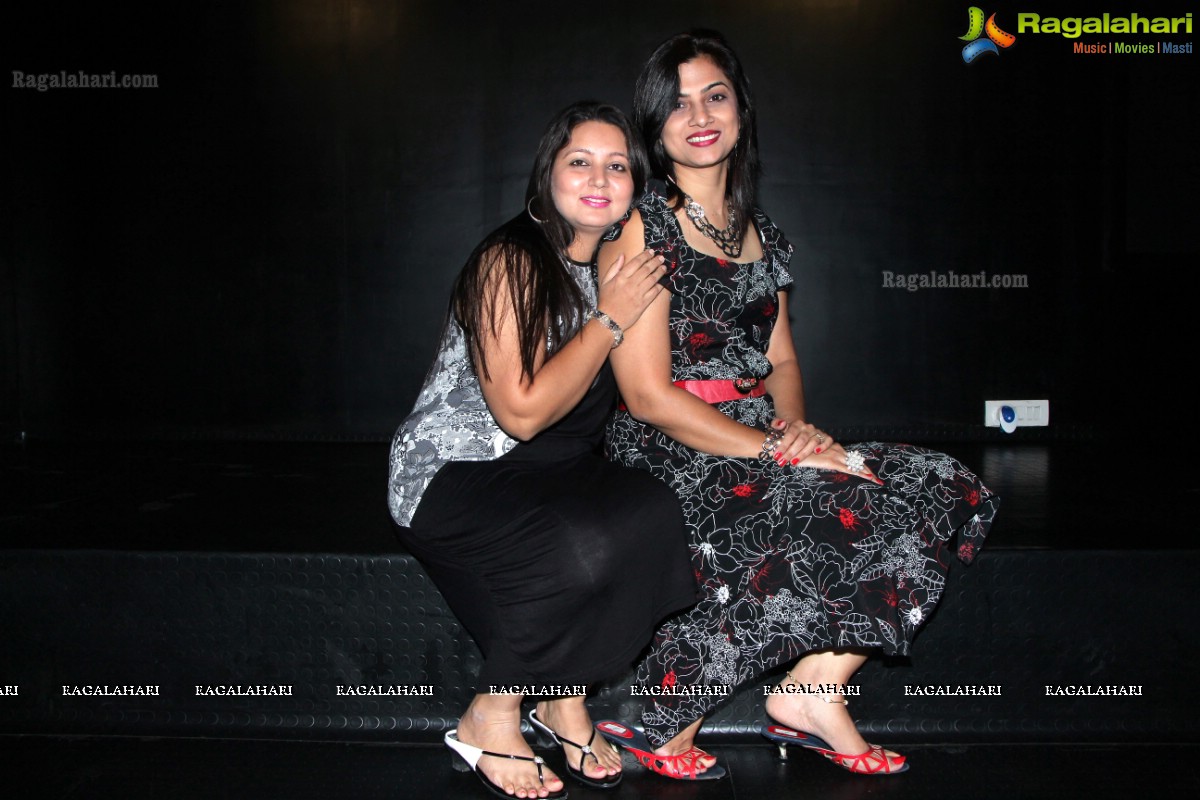 Charmers Day Party at Tap Lounge, Hyderabad (Sep. 2, 2014)