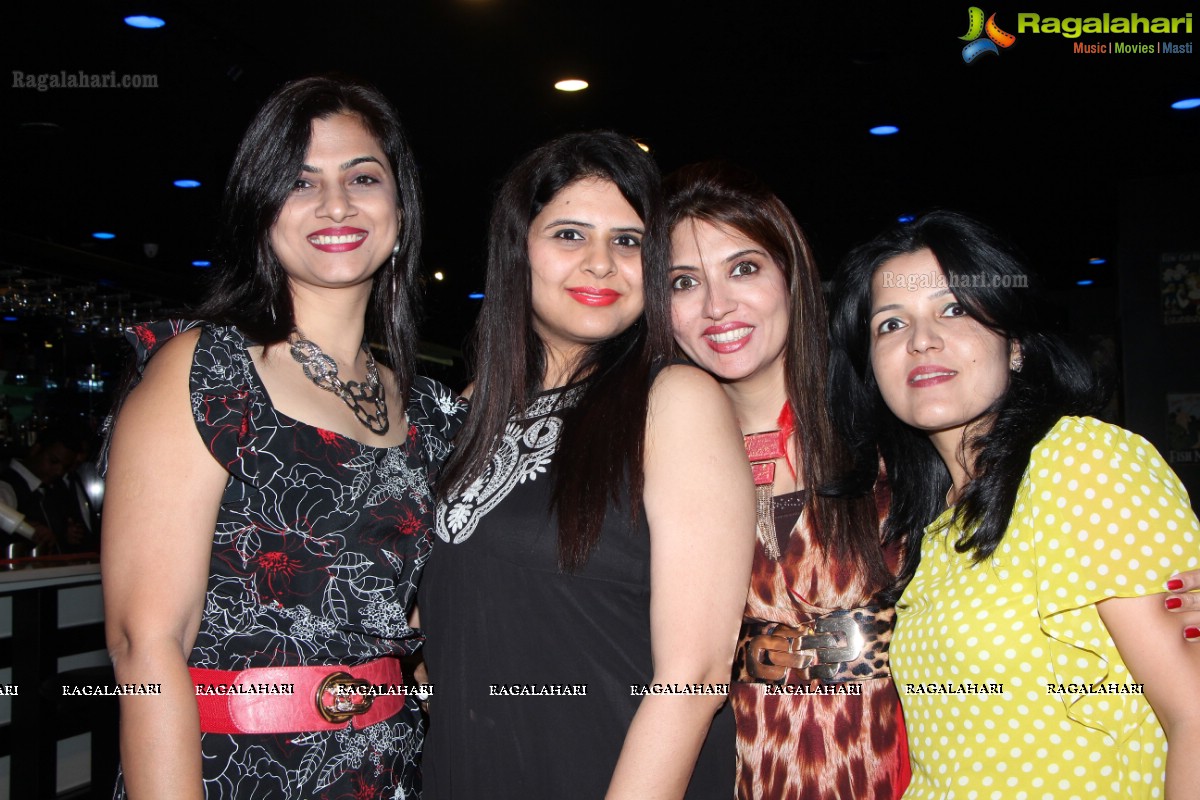 Charmers Day Party at Tap Lounge, Hyderabad (Sep. 2, 2014)