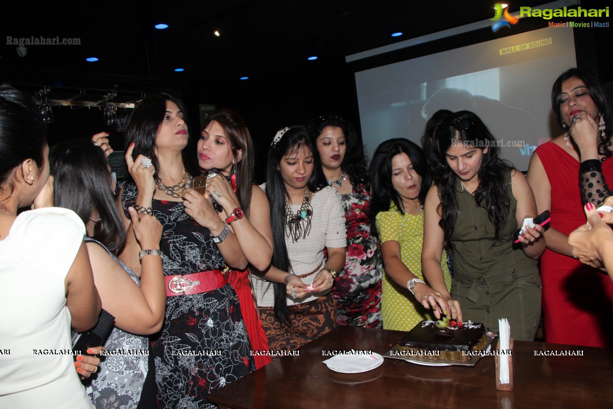 Charmers Day Party at Tap Lounge, Hyderabad (Sep. 2, 2014)