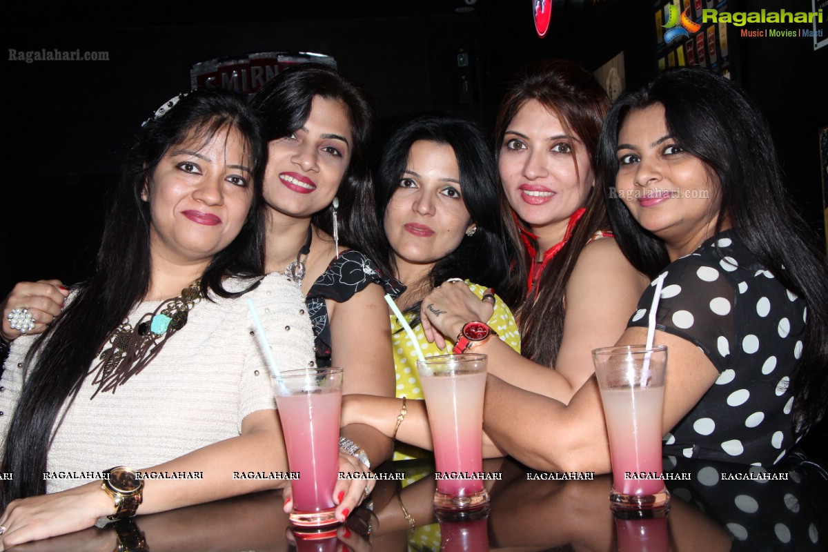 Charmers Day Party at Tap Lounge, Hyderabad (Sep. 2, 2014)